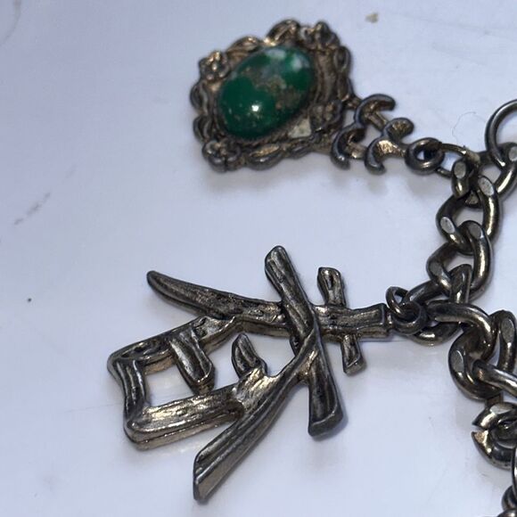 Vintage Asian inspired chunky gold tone charm bracelet - Picture 2 of 7